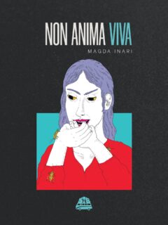 Si intitola “Non anima viva” ed è il prossimo libro in uscita per STC Edizioni.
Lo firma Magda Inari, uno pseudonimo.

È ambientato in un piccolo paese del trapanese, primi Duemila: una madre scompare, due sorelle restano, e intorno un paese che osserva, giudica, mormora.
Claudia ed Elvira imparano presto che per sopravvivere bisogna disobbedire, e che crescere significa dire no — anche quando nessuno ti ha insegnato come si fa.

Non è un romanzo di formazione, ma di ribellione.
Parla di silenzi familiari, di vergogna, di corpi che imparano a parlare, di parole che faticano a uscire ma una volta dette non tornano più indietro.

L’autrice, Magda Inari, non si mostra, non partecipa alle presentazioni, non vuole un volto.
Dice che basta la voce, e che a parlare saranno i personaggi.
Noi, come sempre, ci crediamo.

“Non anima viva” esce lunedì 10 novembre, per la nostra collana Atrio.
Per ora, solo la copertina, a opera di @satirosfrenato ❤️‍🩹